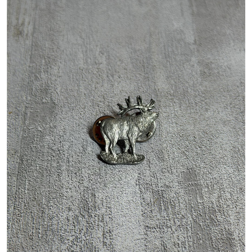 Vintage 1986 GG Harri Pewter Elk Deer Hat Lapel Pin Silver Tone Hunting Tie Tack